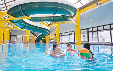 室内温水プール